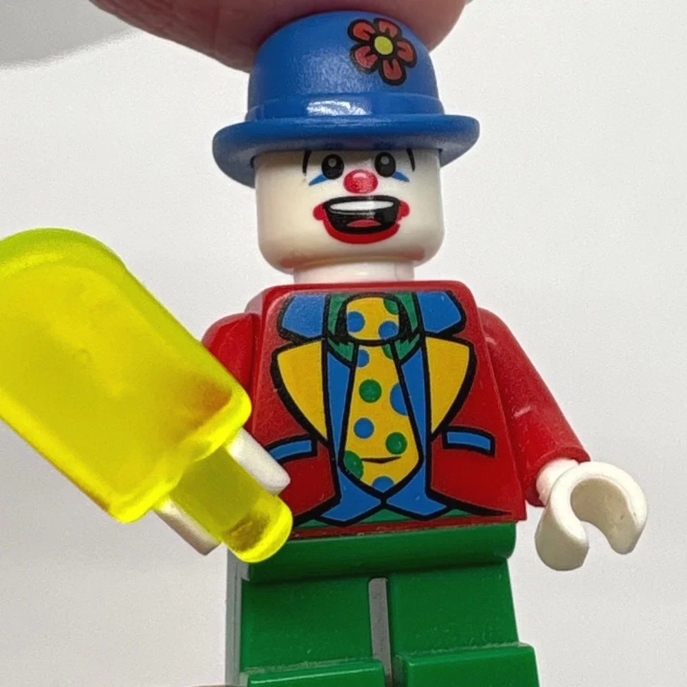 LEGO Minifigure Series 5 Small Clown 8805 col073 Red Jacket Blue Hat Popsicle